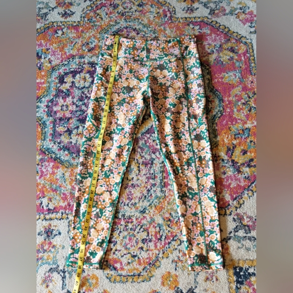 Floral Print Ebb & Flow Women's Leggings - Picture 8 of 10